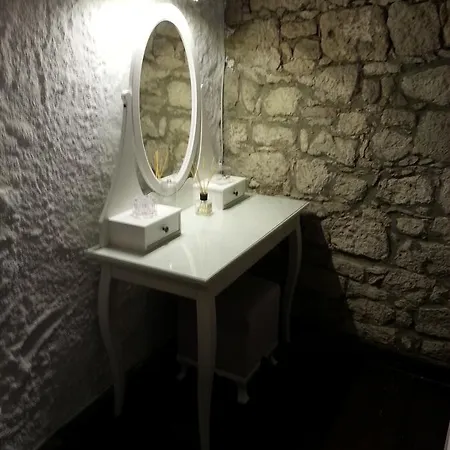 Nazenin Boutique Hotel *